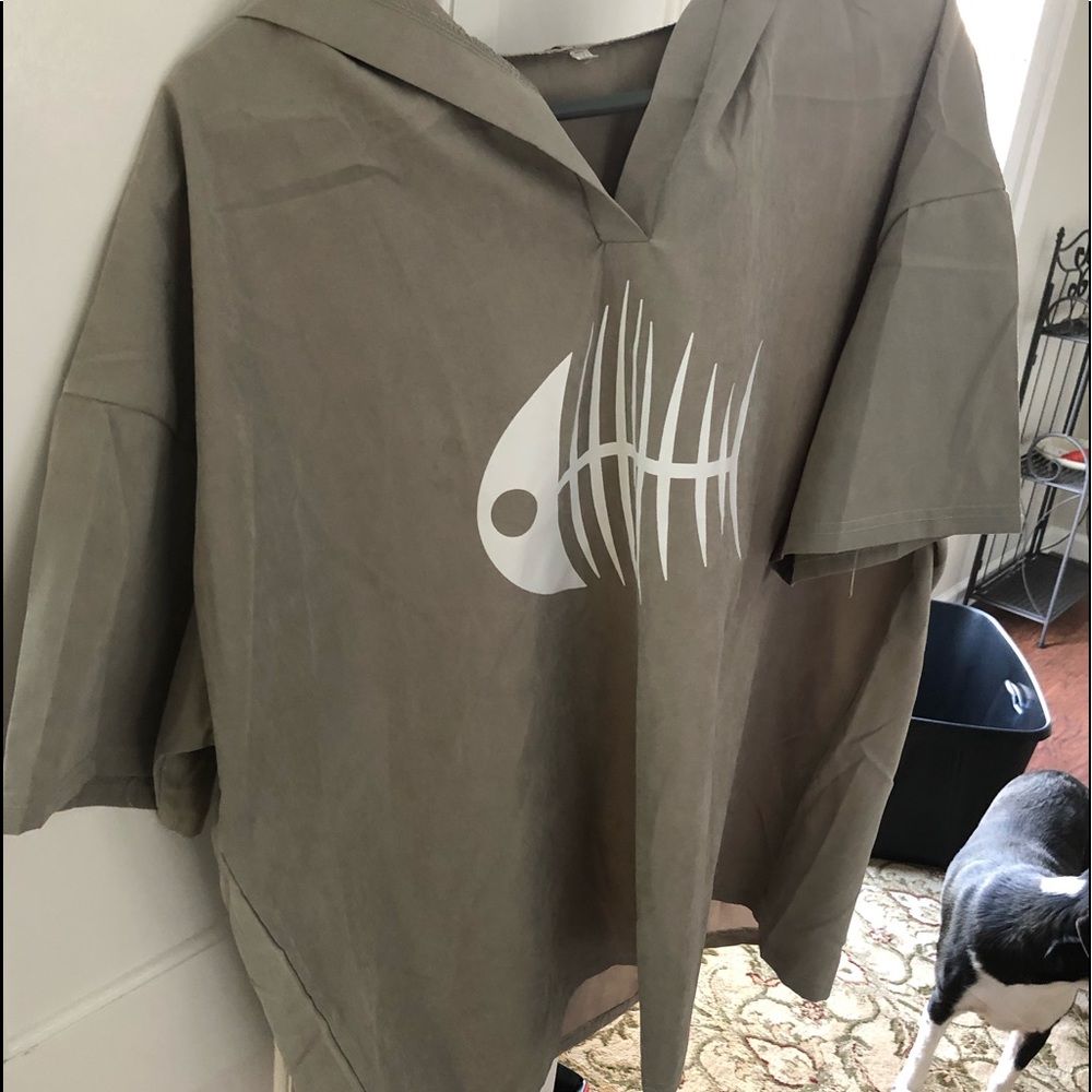 Satiny feel short sleeves T-shirt